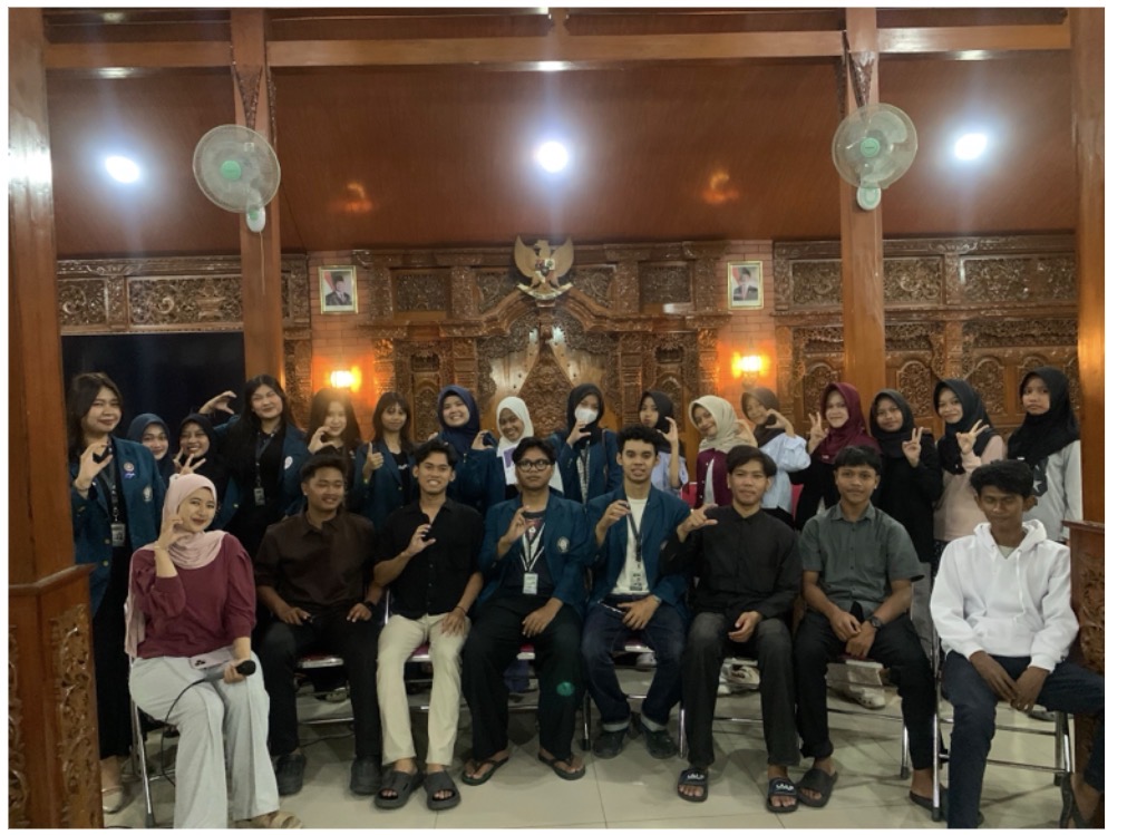KKN Undip Luncurkan Zine dan Game Edukasi Saat Sosialisasi Pencegahan Pernikahan Dini